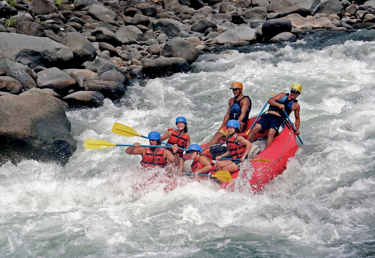 Rafting op de Valsesia rivier in Piemonte