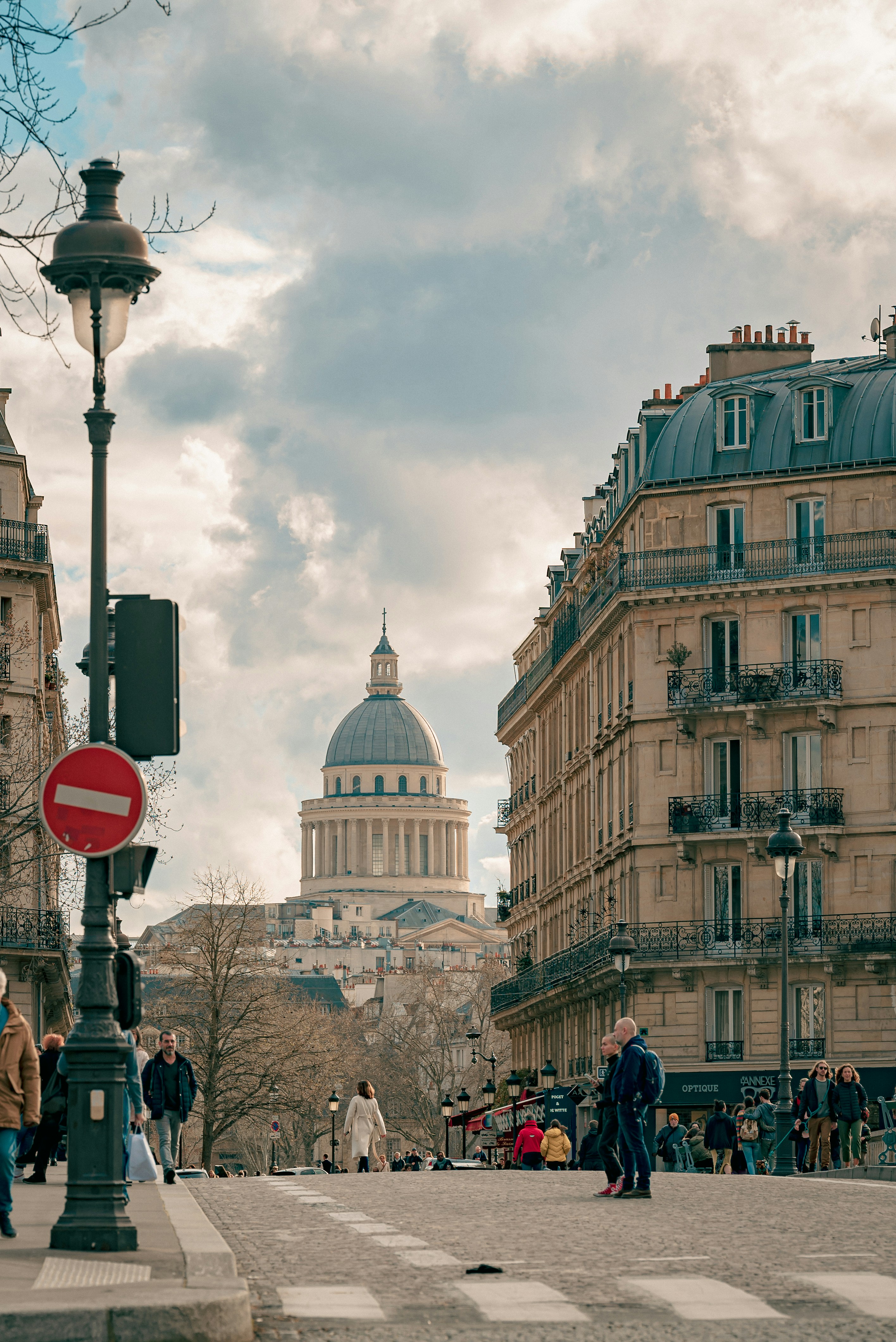 Photo by valentinlacoste