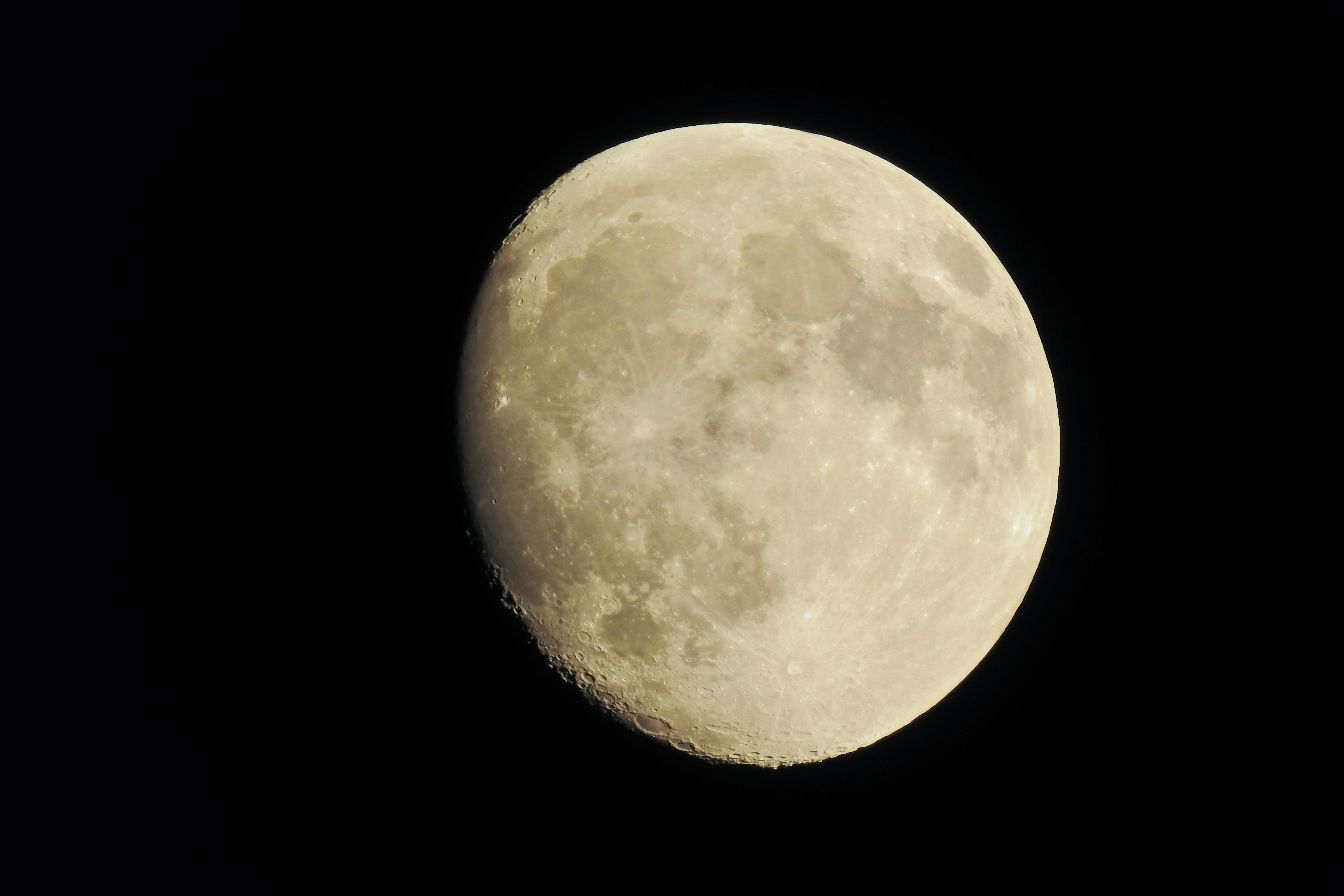 Photo by thomaskinto