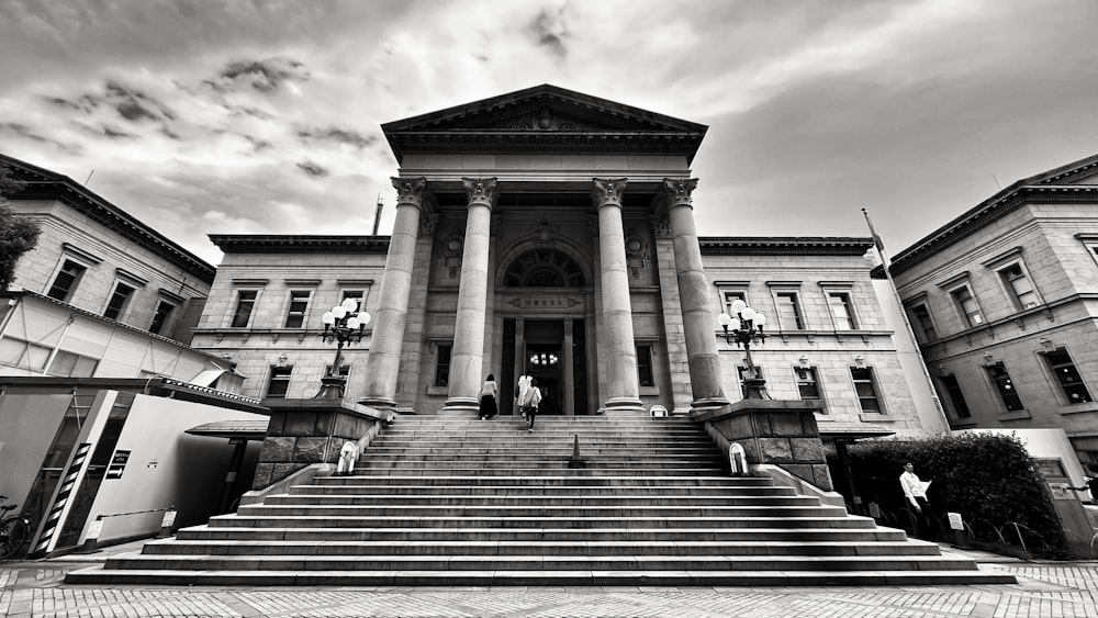 a black and white photo of a large building