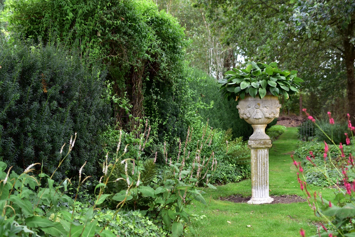 Capture More Landscaping Proposals Automatically 2026
