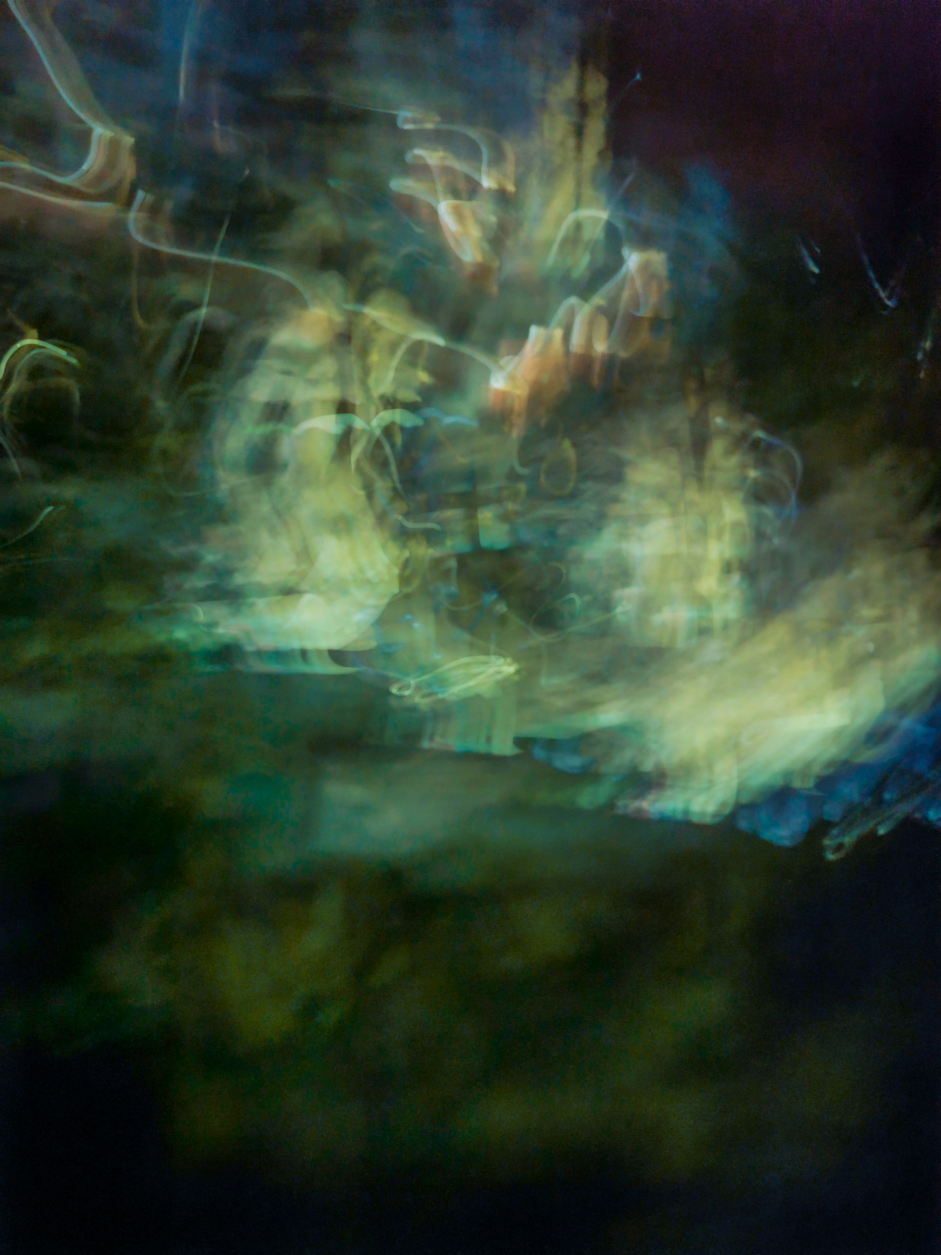 gray computer monitor