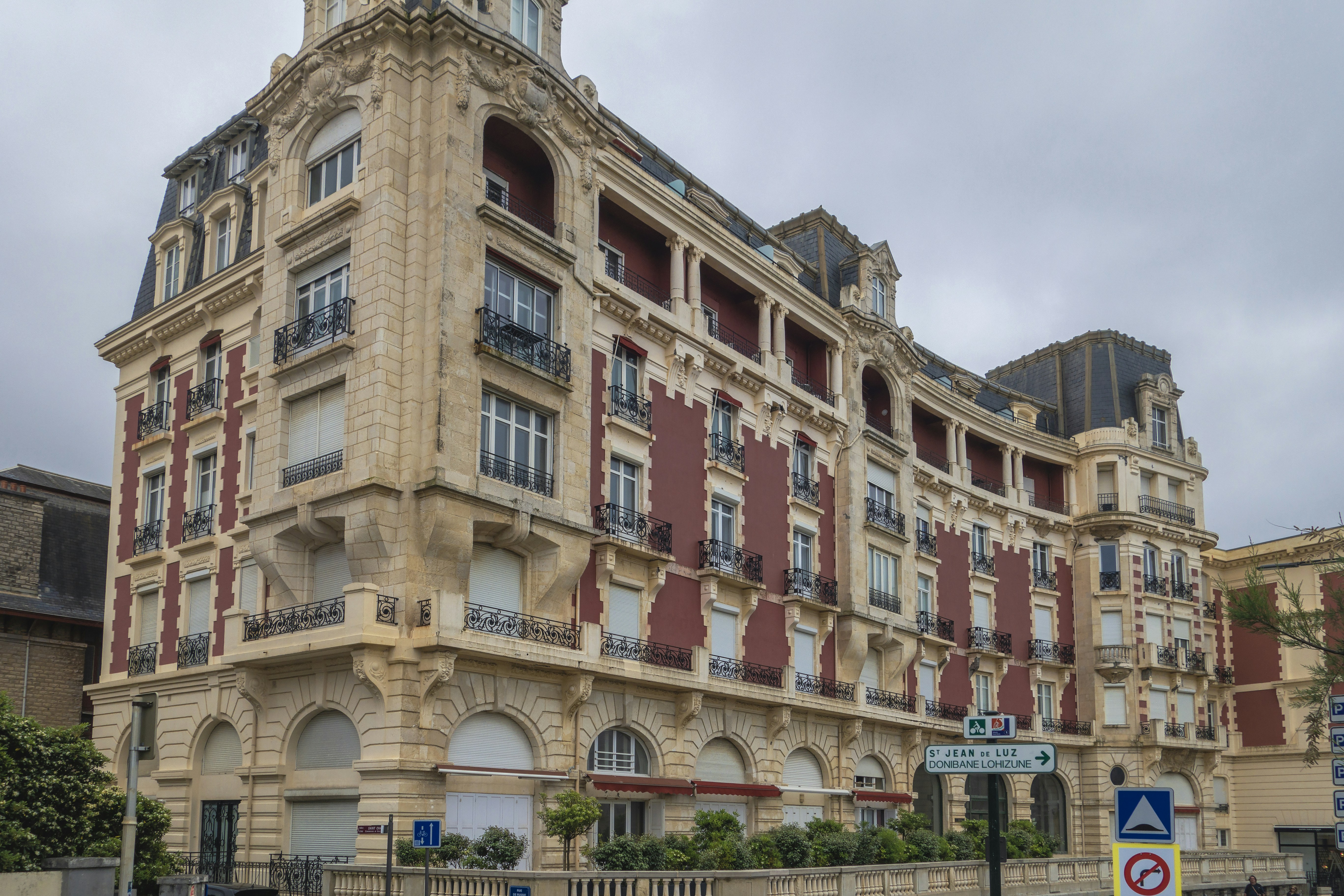 La jolie ville de Biarritz, dans le pays Basque, à l'architecture éclectique.