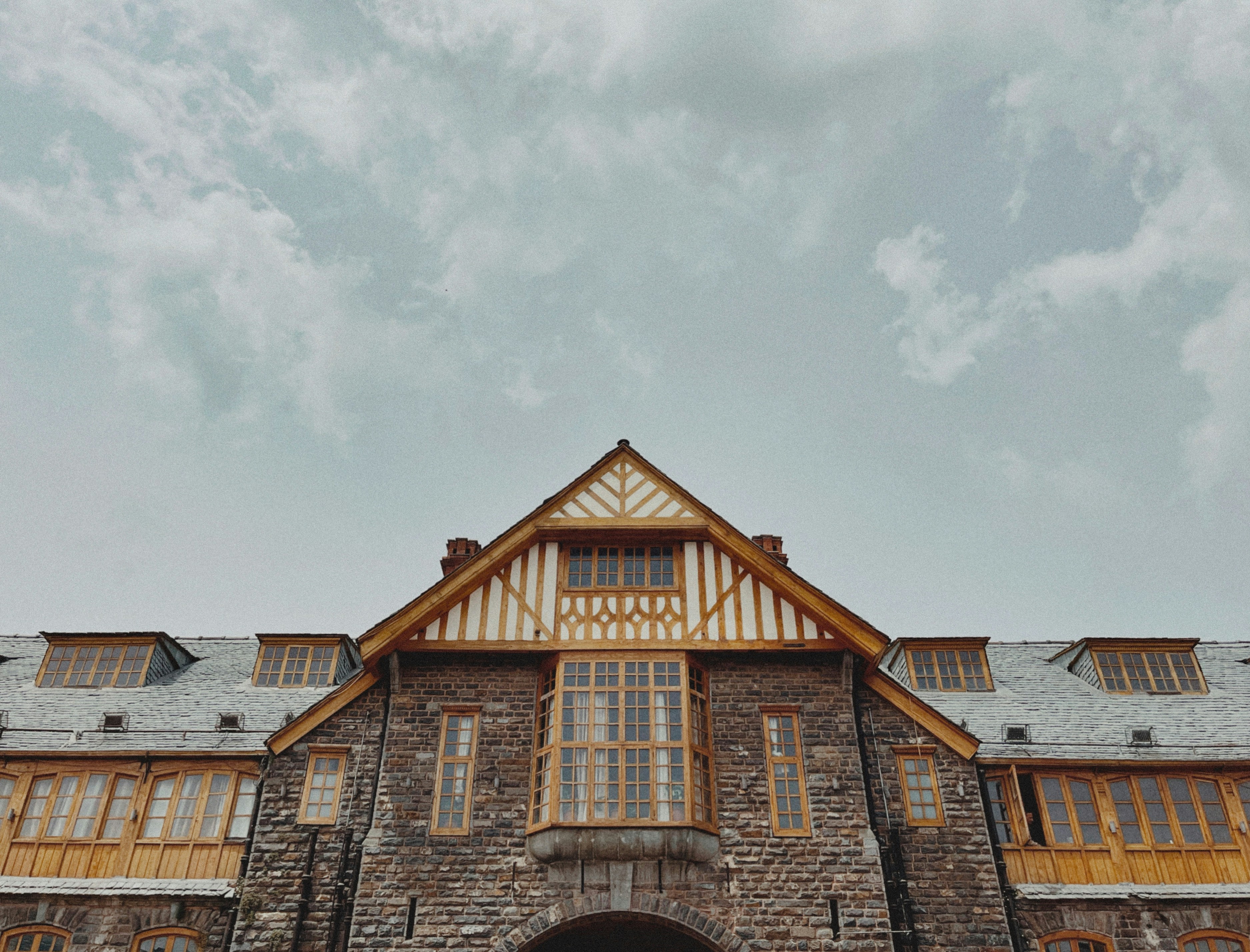 Hidden Gems: Unveiling the Best Small Cafes Off the Beaten Path