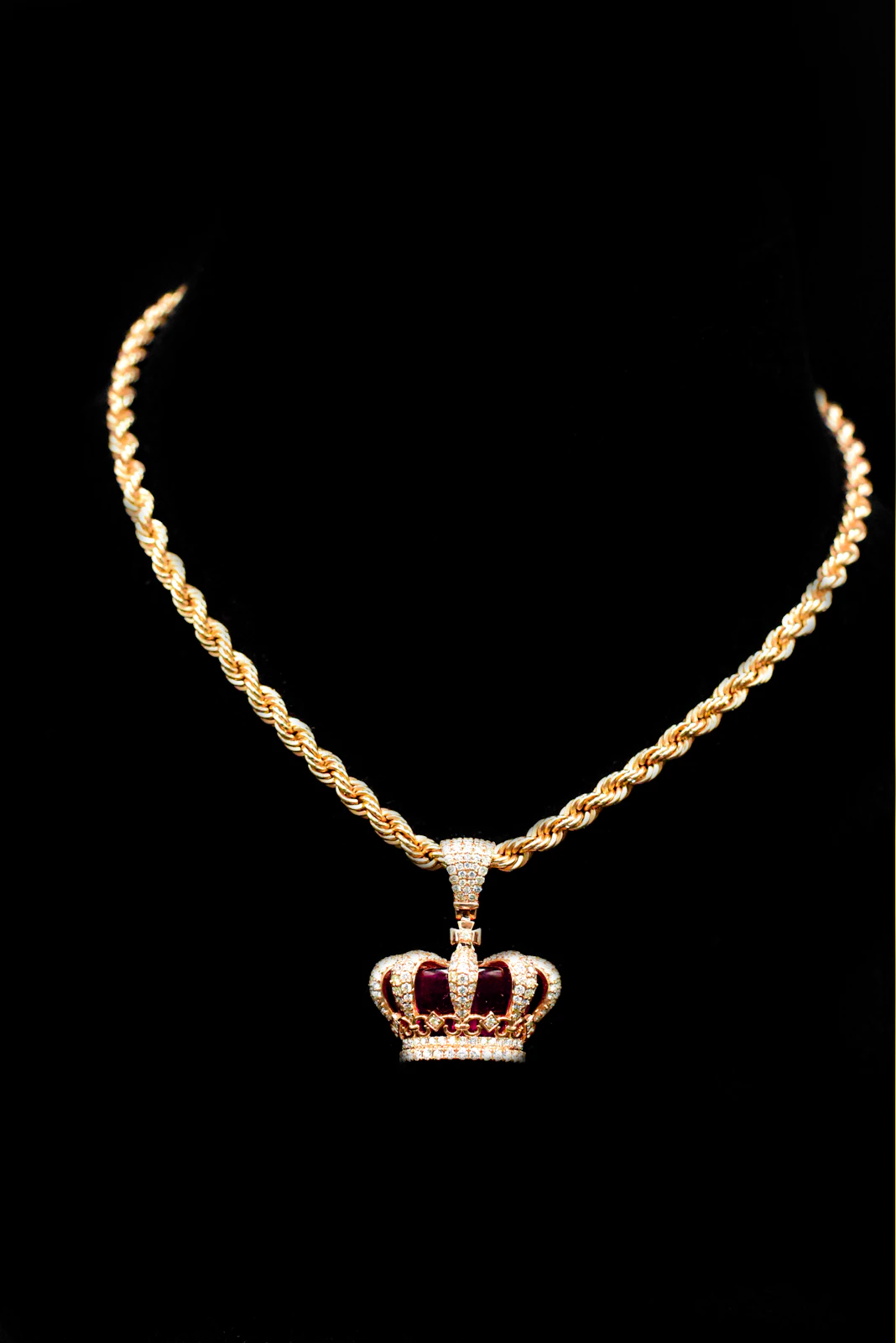 Collar Corona de Oro