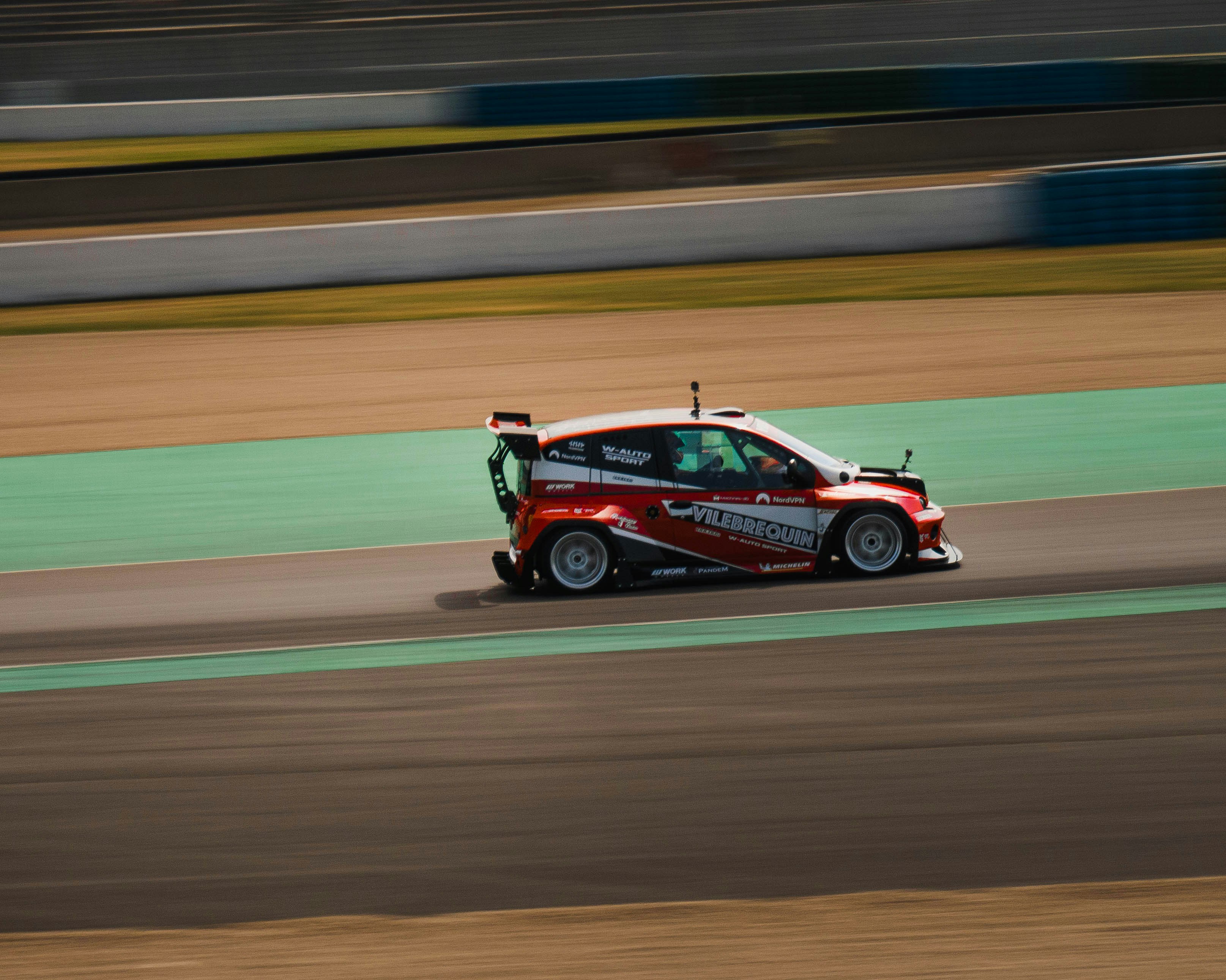 Photo by nicolaspeyrol