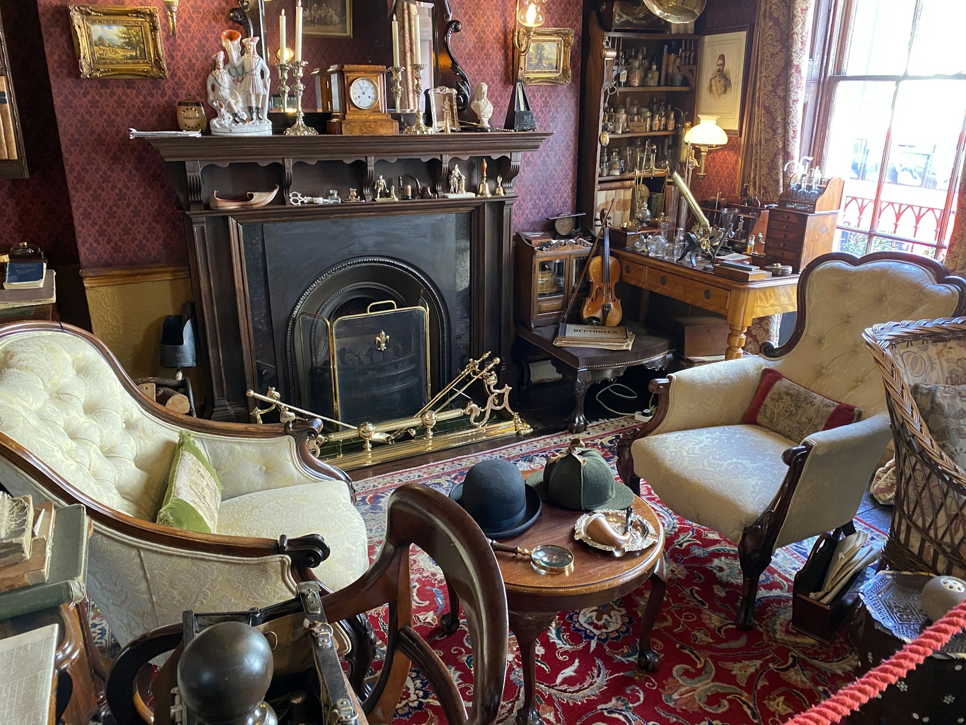 black and white bed linen