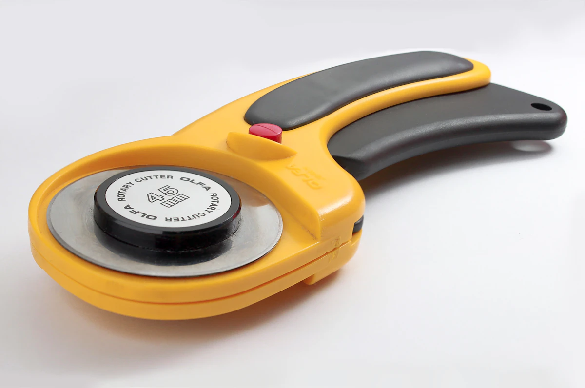 45mm Rotary Cutter with Ergonomic Soft-Grip Handle