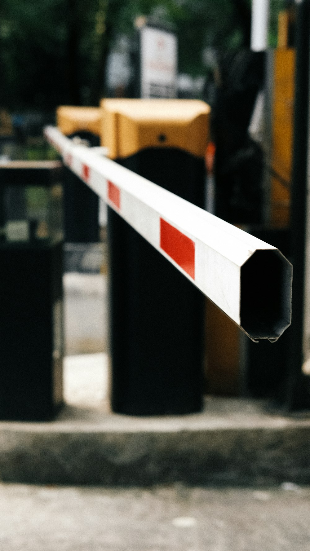 a close up of a white and red barricade