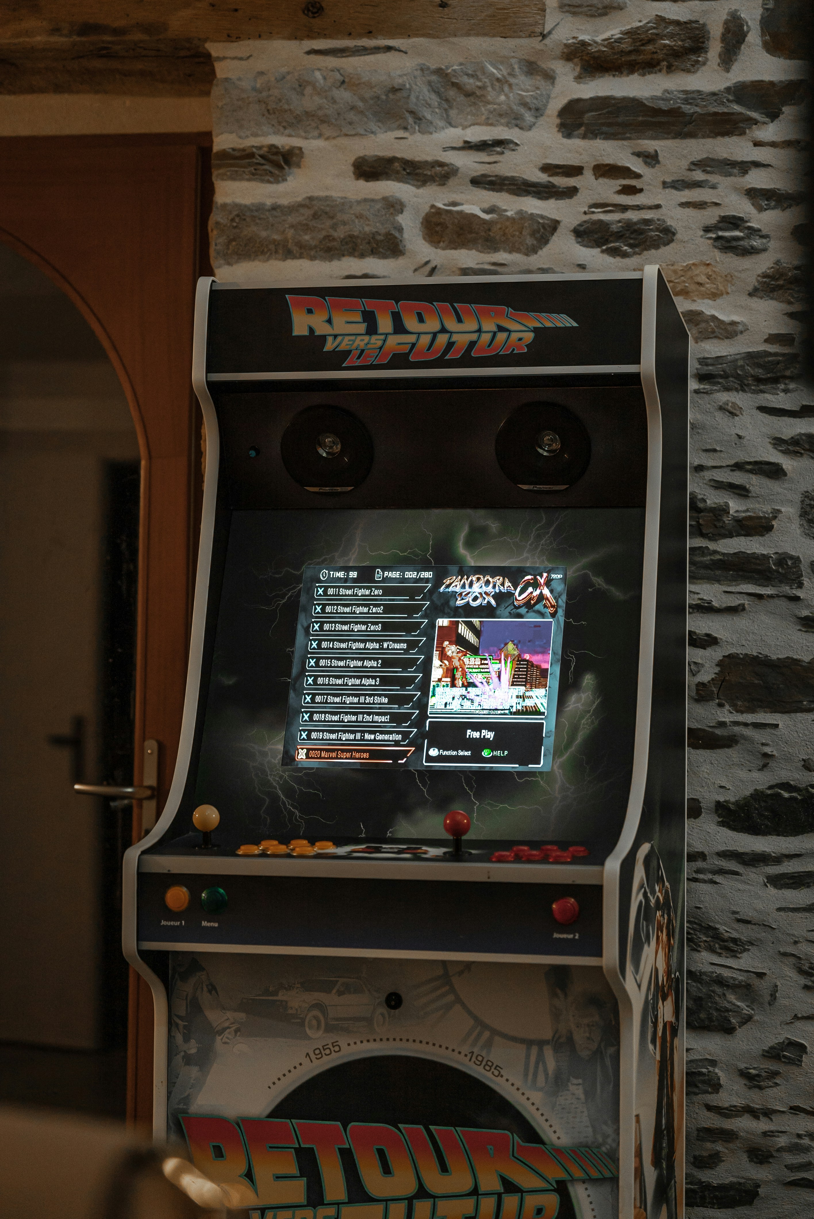 photo-1686040595227-756de210f9e3?ixid=M3wxMjA3fDB8MXxzZWFyY2h8M3x8Y2xhc3NpYyUyMHJvY2slMjB2aWRlbyUyMGdhbWVzfGVufDB8fHx8MTc2MjM0NTU3MHww\u0026ixlib=rb-4.1.0