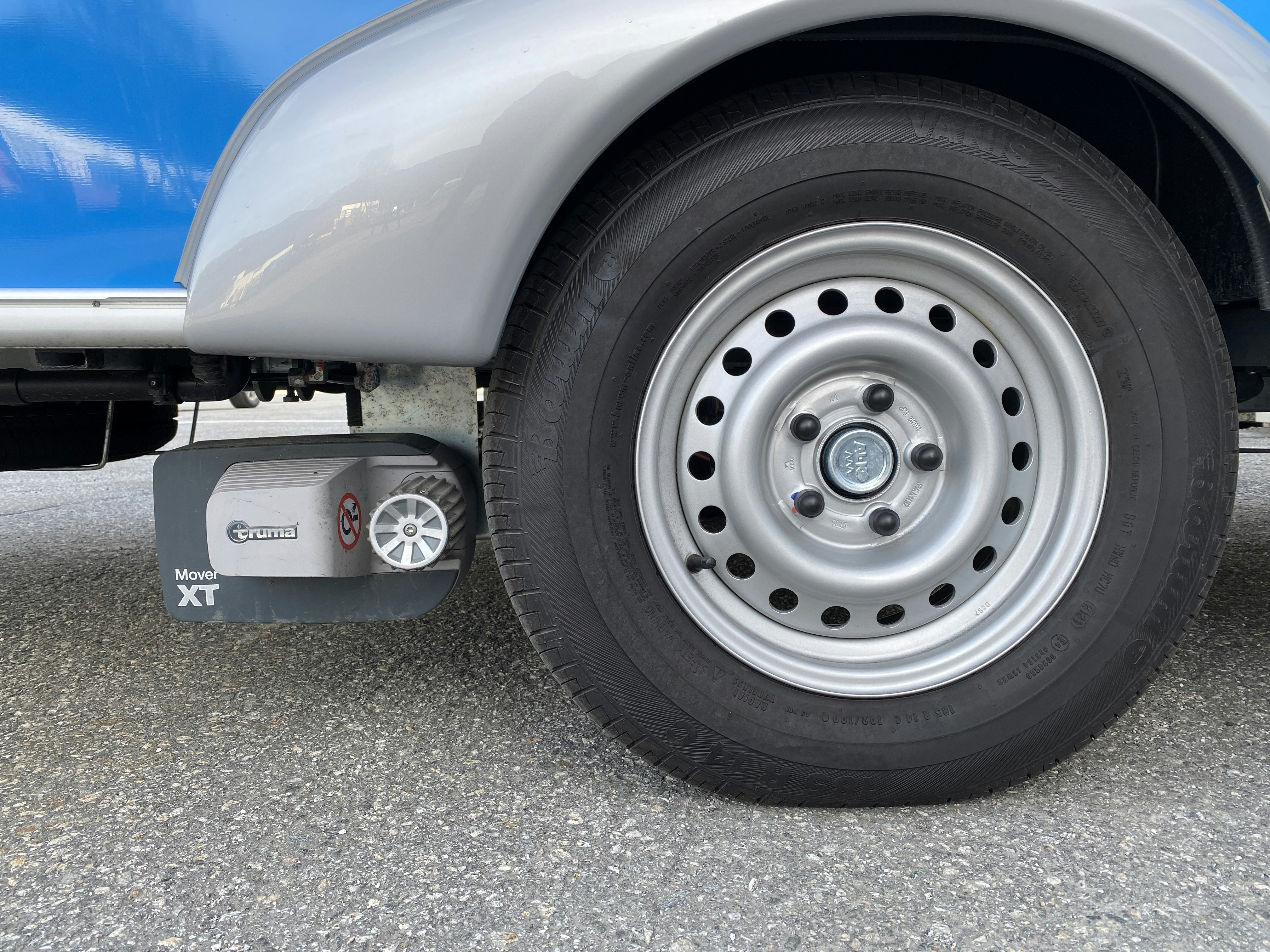 Blue Ox Tow Bar vs Roadmaster: Which RV Towing System is Worth Your Money in 2025?