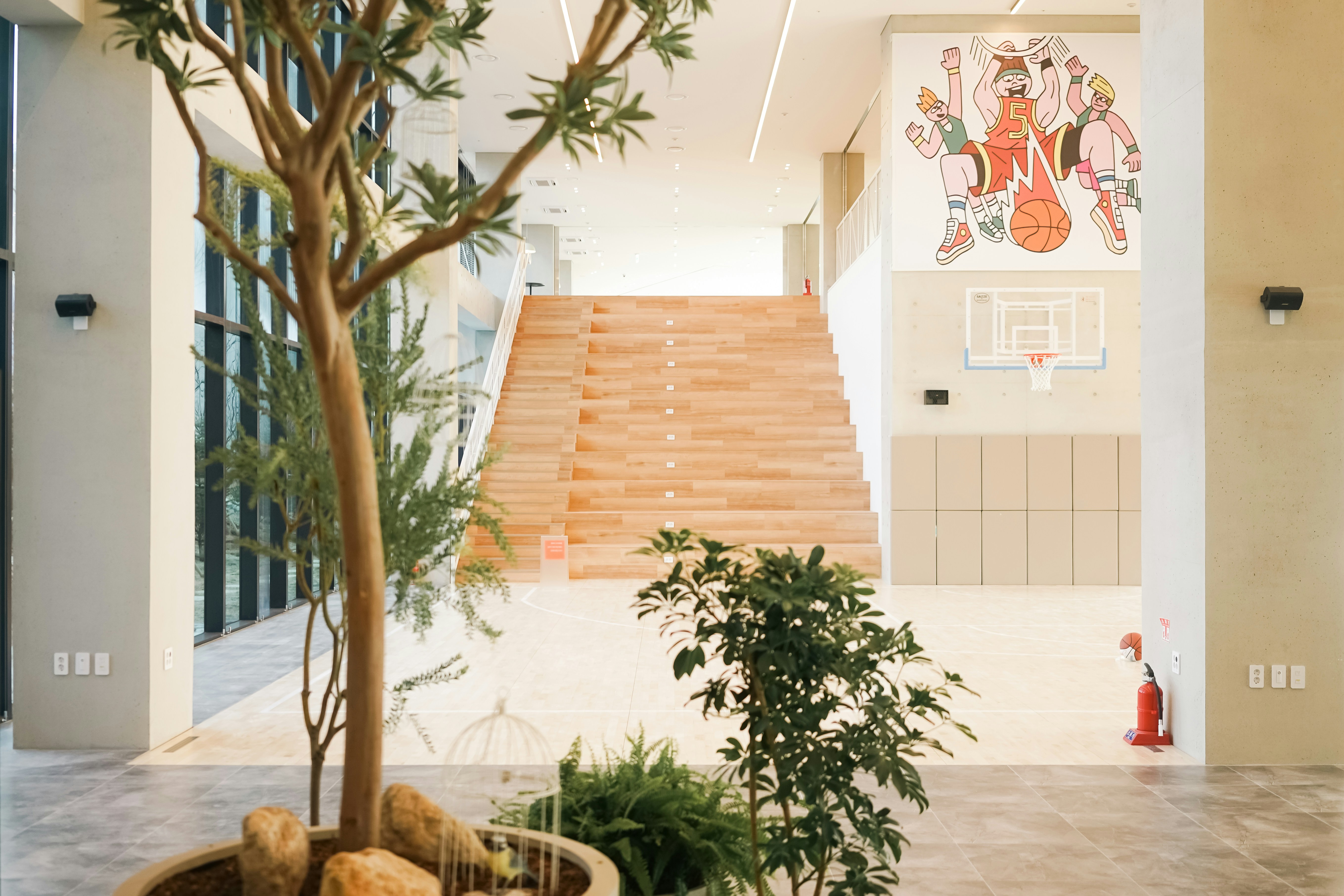 dog-friendly building lobby - pitbull friendly apartments chicago