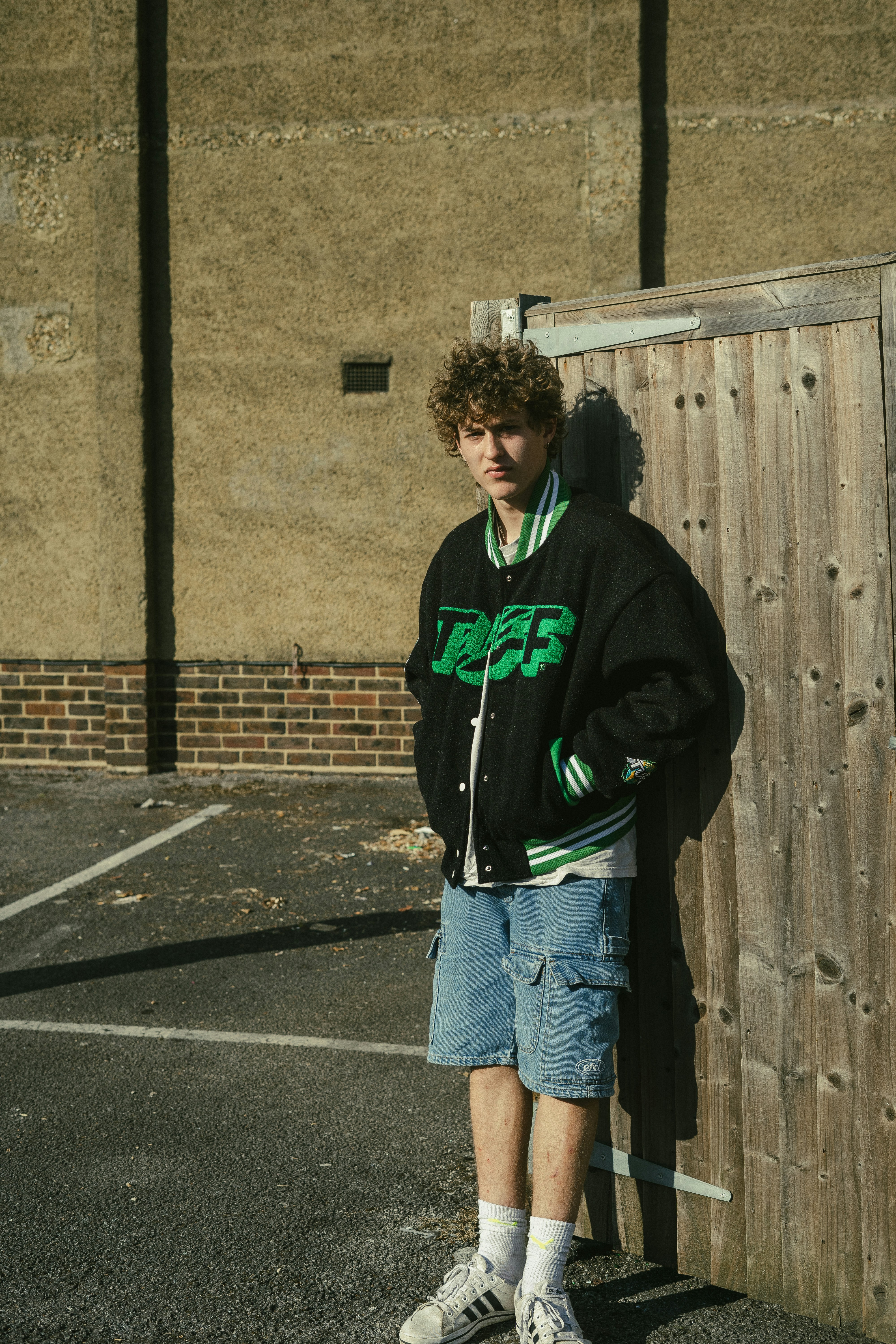 Micro‑Programs: How Toy Rotation, Enrichment Subscriptions and Policy Discounts Cut Claims in Multi‑Pet Homes (2026 Playbook)