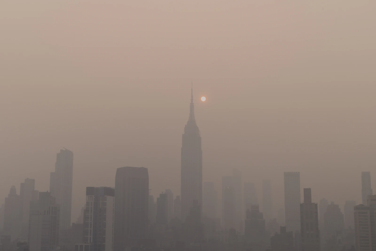 Haze Season Indoor Air Quality Monitors: A PM2.5 and CO2 Guide for Homes and Offices