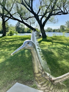 Elegant Lightning-Inspired Design