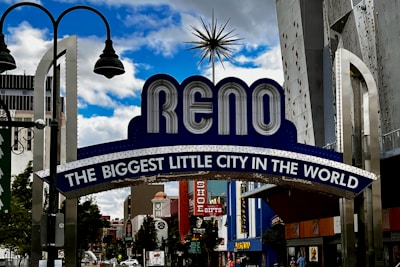 Simple map pinpointing Reno, NV with a clean retro badge overlay.