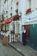 Exterior view of Restaurant Le Saint-Martin nestled in the charming town of Triel-sur-Seine.