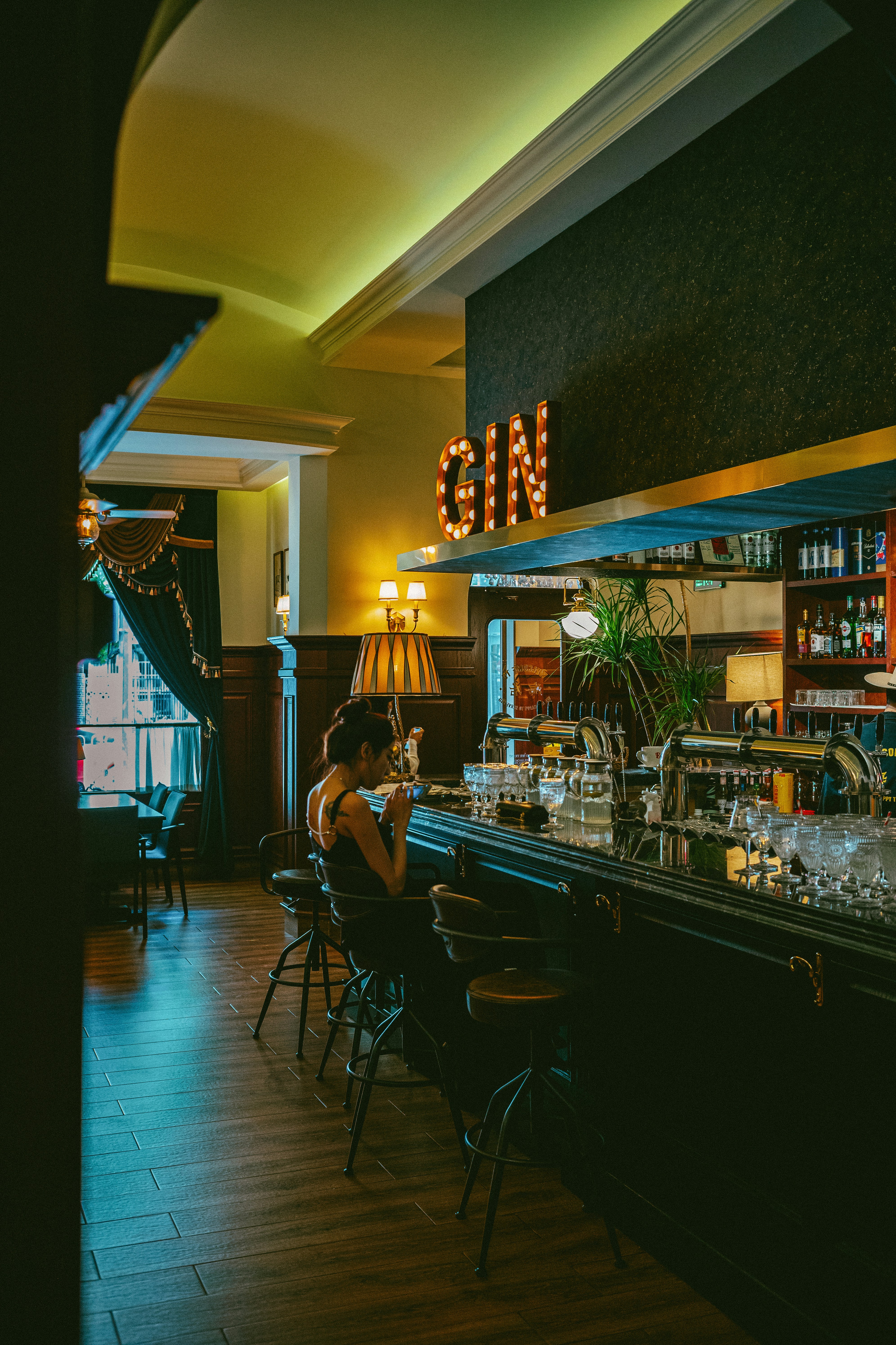 Những Quán Lady Bar Nổi Bật Gần Đây Ở Sài Gòn