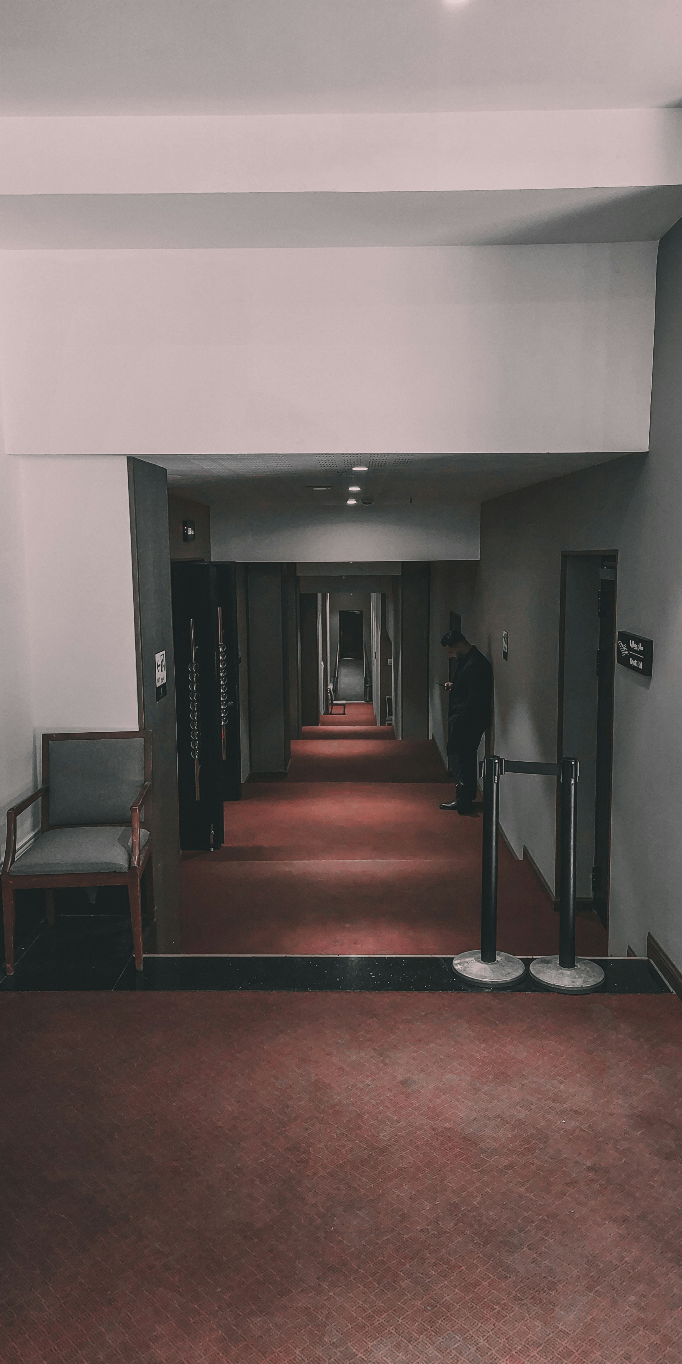 photo-1686511868110-cdc64c179b84?ixid=M3wxMjA3fDB8MXxzZWFyY2h8MTl8fHNvdnJhZG9zYWdnaW98ZW58MHx8fHwxNzU4MTk2NjM5fDA\u0026ixlib=rb-4.1.0