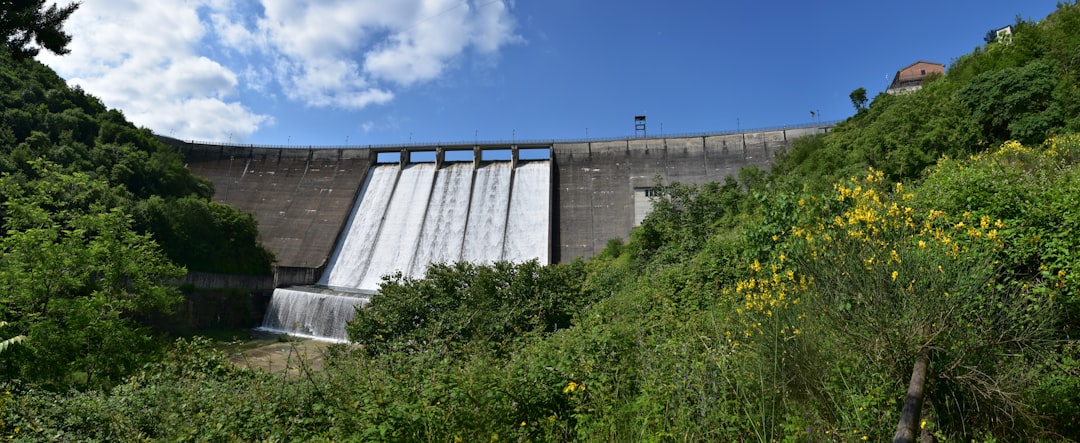 Hydroelectric dam in Quebec - Canada crypto mining Hydroelectric dam in Quebec - Canada crypto mining
