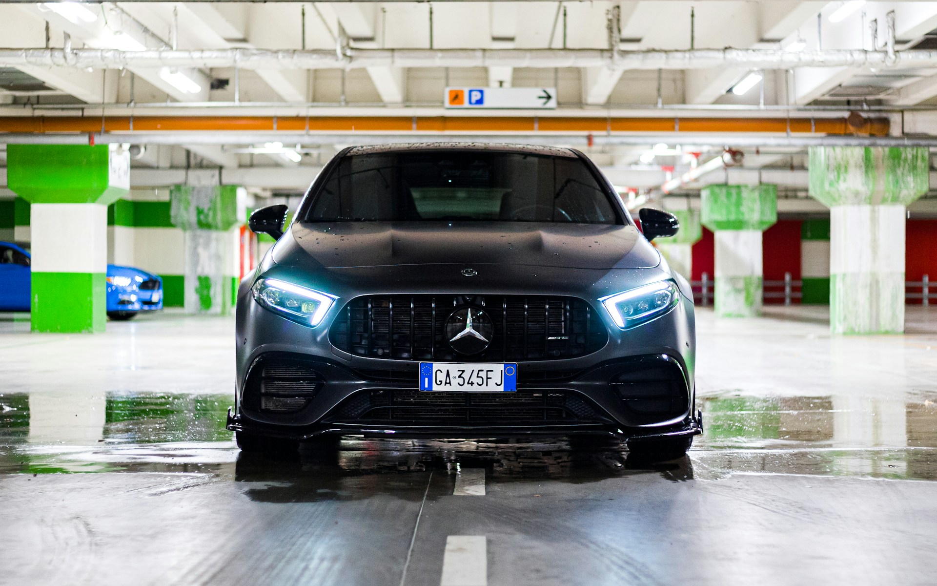 gray computer monitor