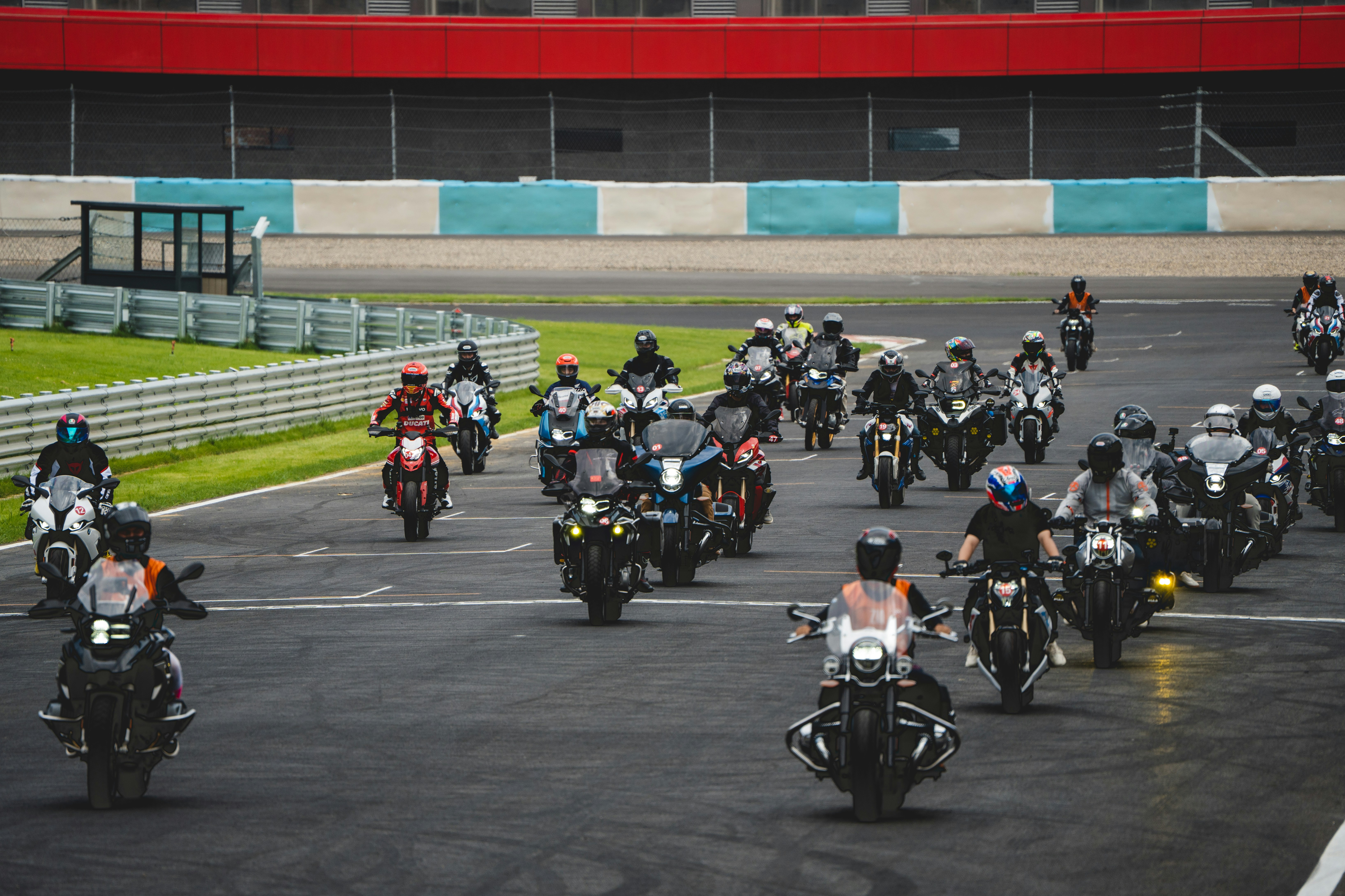 Motorrad Auf Rennstrecke