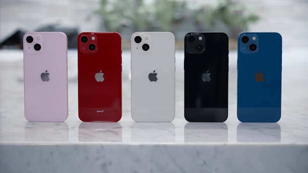 Varios iPhone km0 de Plant Your Phone 