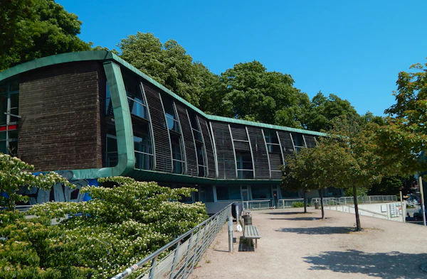 Gebäude mit Dachbegrünung