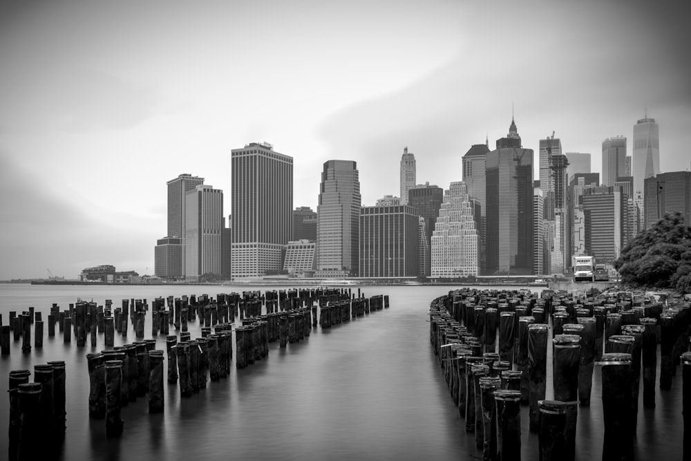 a black and white photo of a city skyline