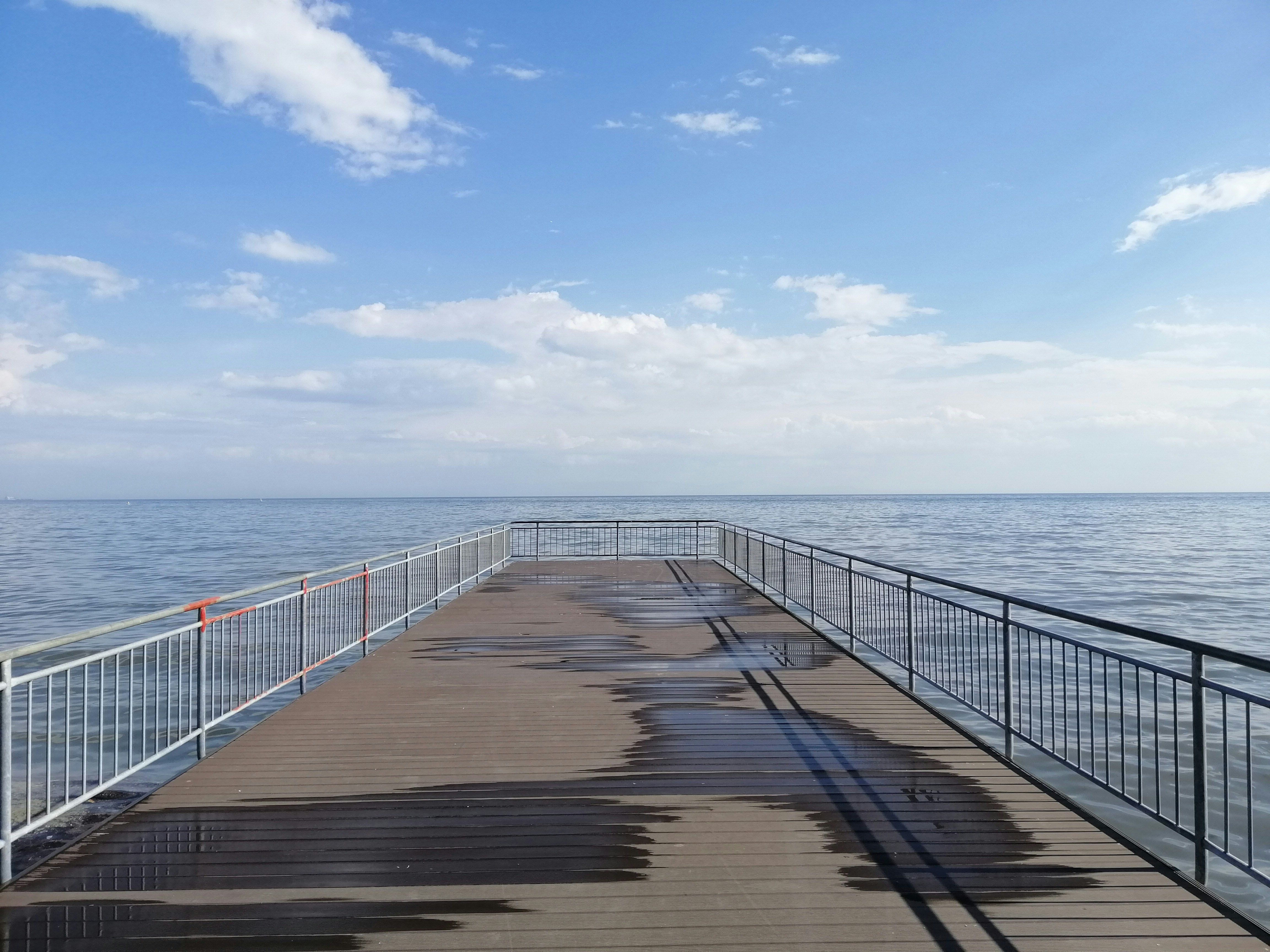 Photo by mhmdaboalhwda