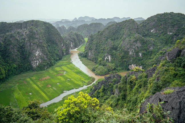 2-Day Tam Coc Family Itinerary: Relaxed & Kid-Friendly