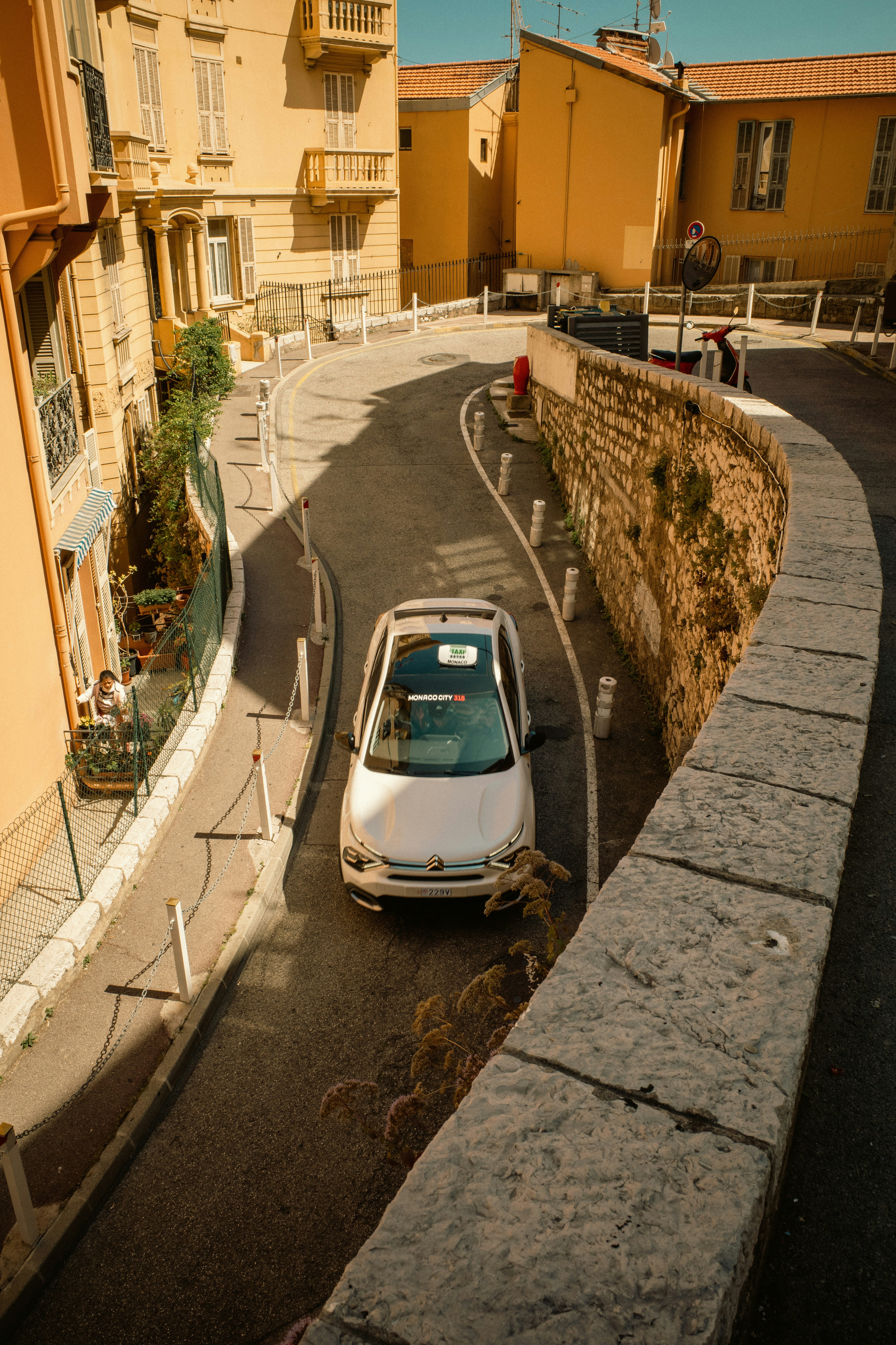 A white car parked on the side of a road photo – Free Image on Unsplash