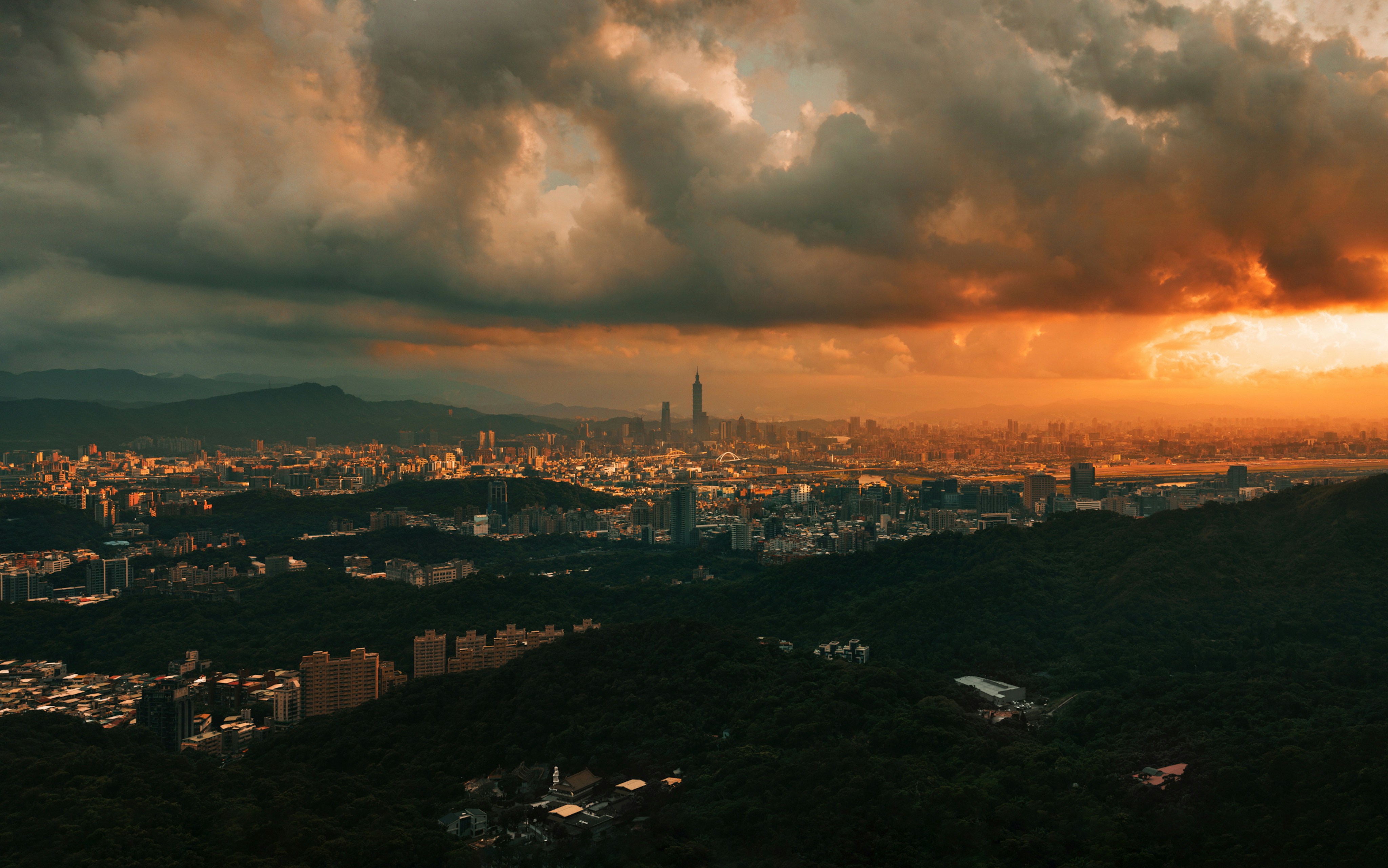 une vue d’une ville d’un point de vue élevé