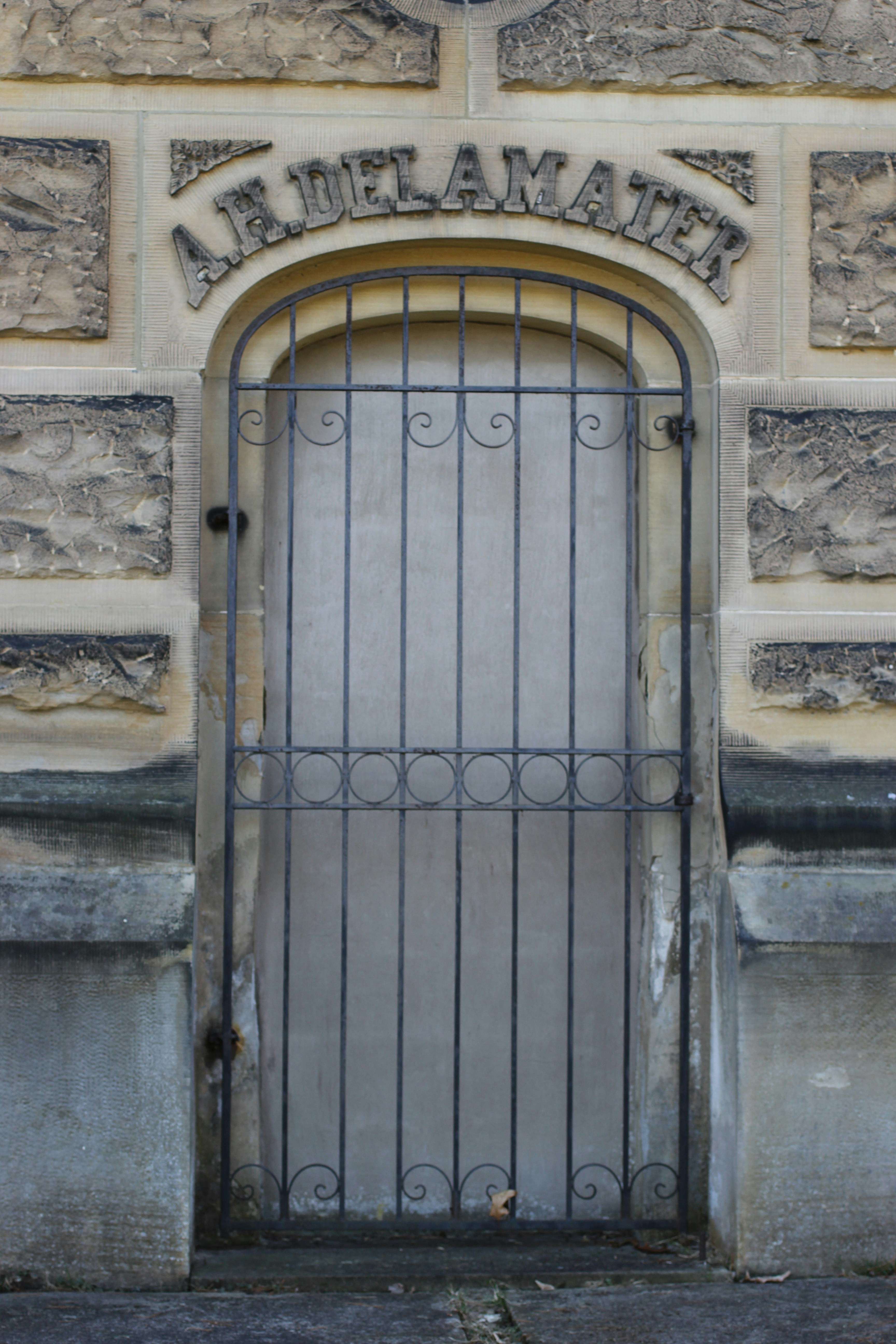 Photo by hatseller0975