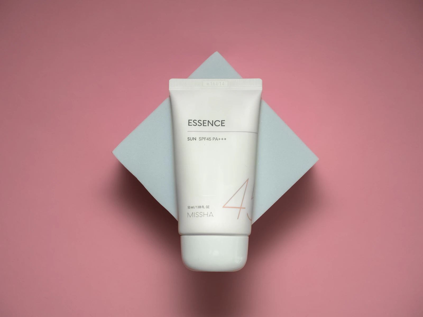 A Morning Skincare Routine That Is Actually Dermatologist-Approved