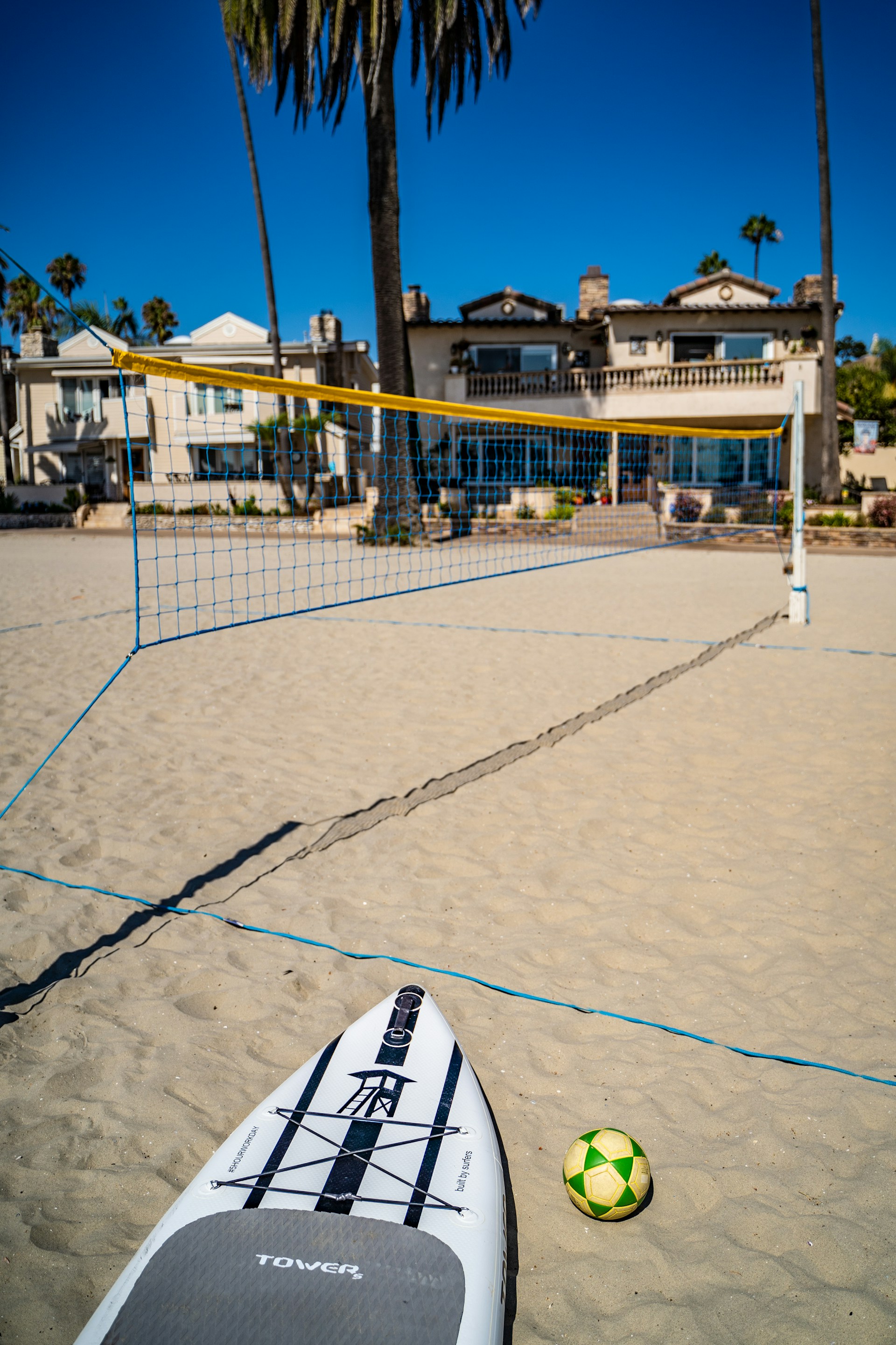 gray computer monitor