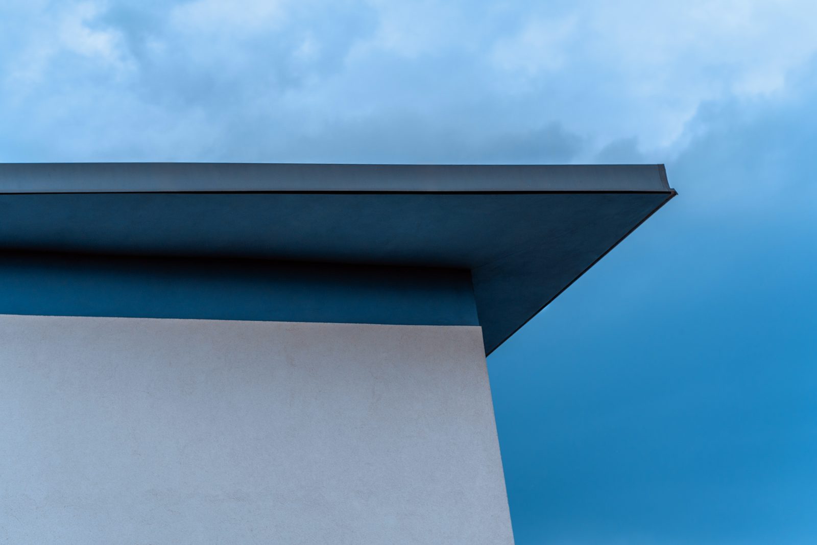 Modern flat roof on a residential building