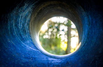 3D rotation shot of the sauna exterior with the gentle blue gradient light shifting across the surface.