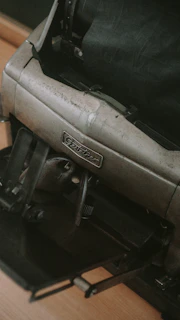 A vintage typewriter with a page showing Gabriel García Márquez's signature.