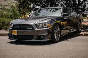 Sedan Prata Elegante