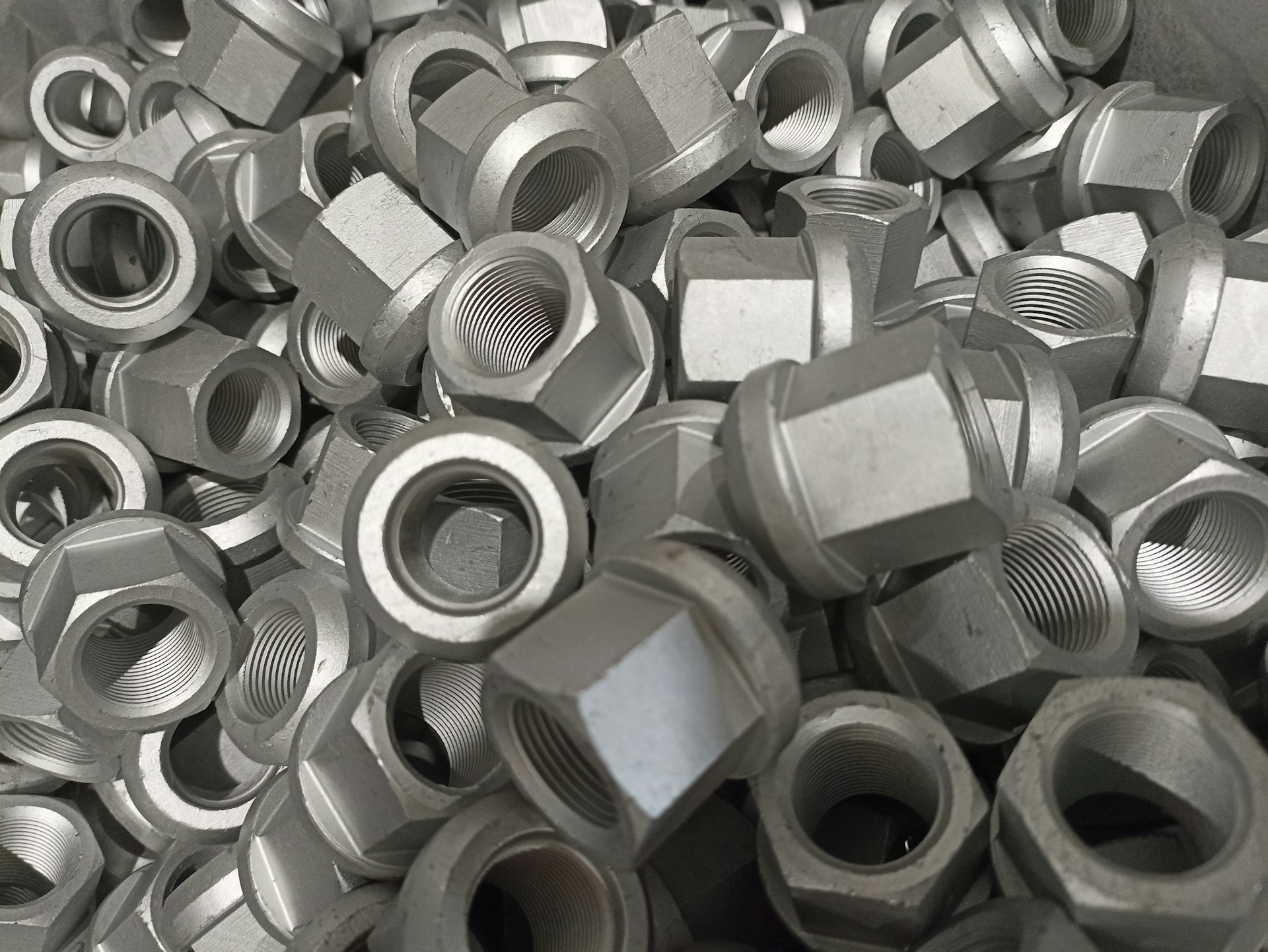 gray computer monitor