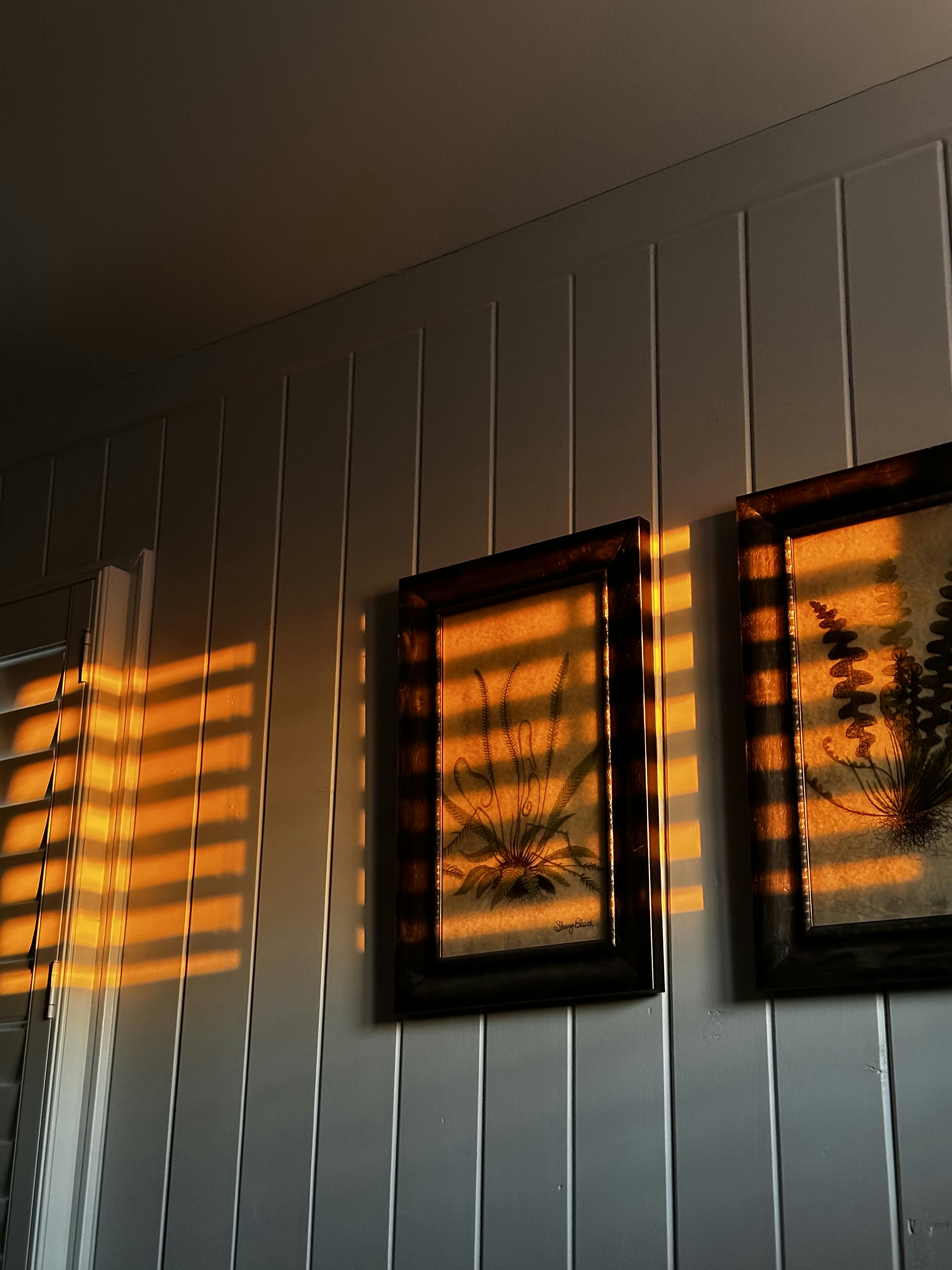 Stylish Customised Wallpapers