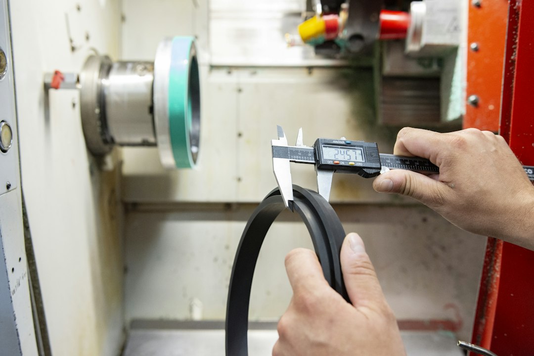 Industrial manufacturing setup for controlled process conditions