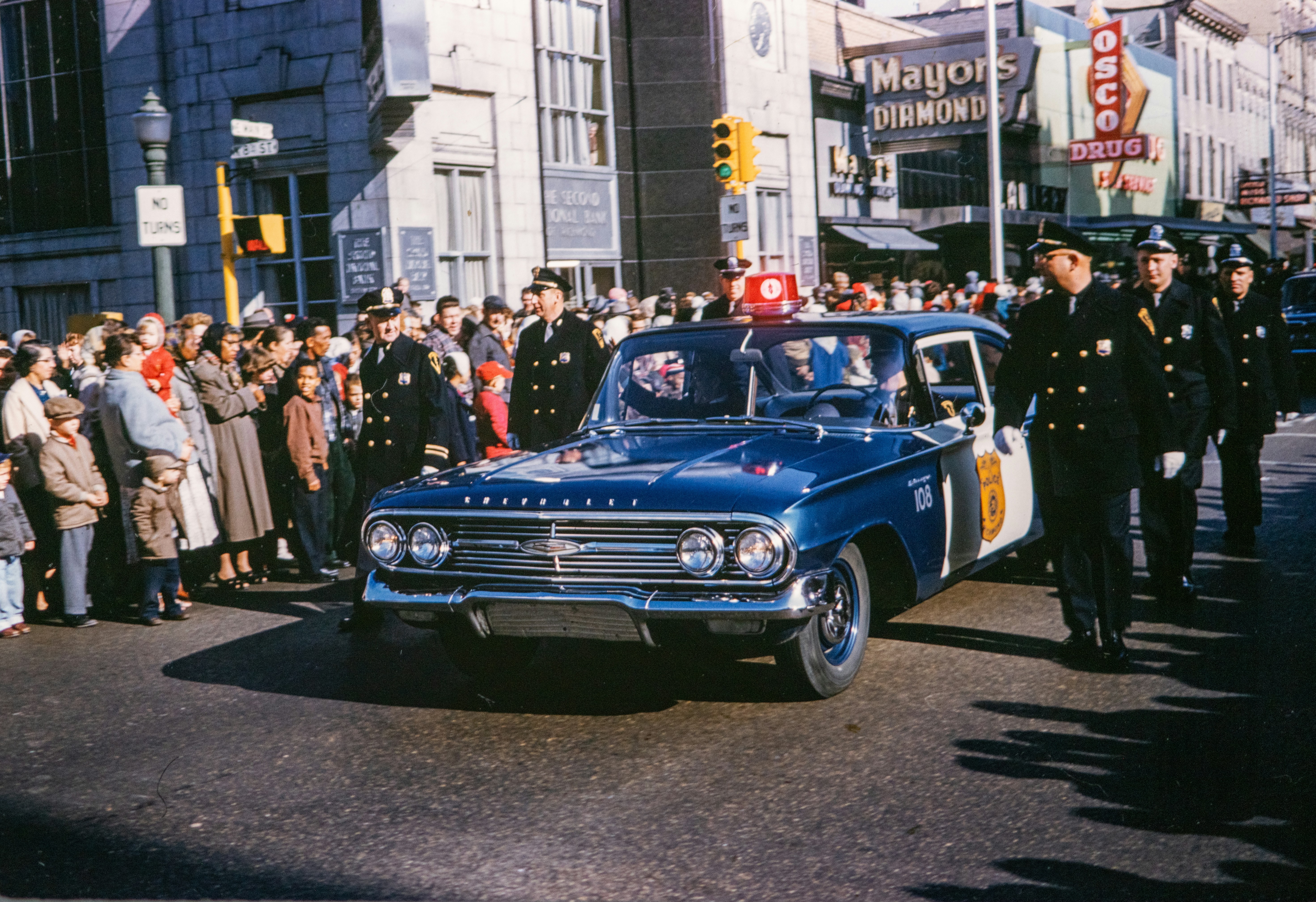 Bugün öğrendim ki: JFK Katolik inancından...