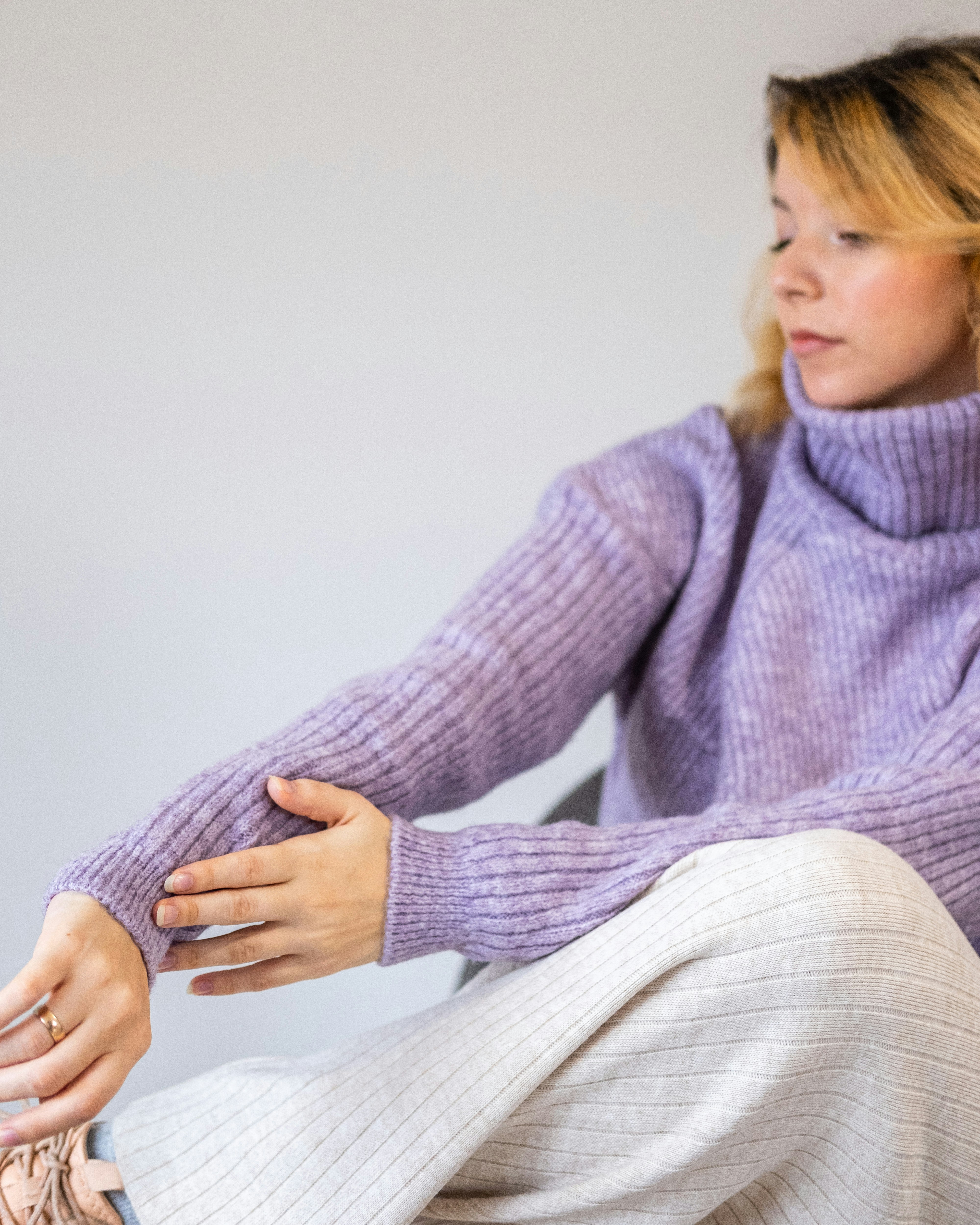 Illustration showing irritability before your period related to menstrual cycle or hormone patterns