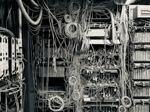 a bunch of wires and wires in a room