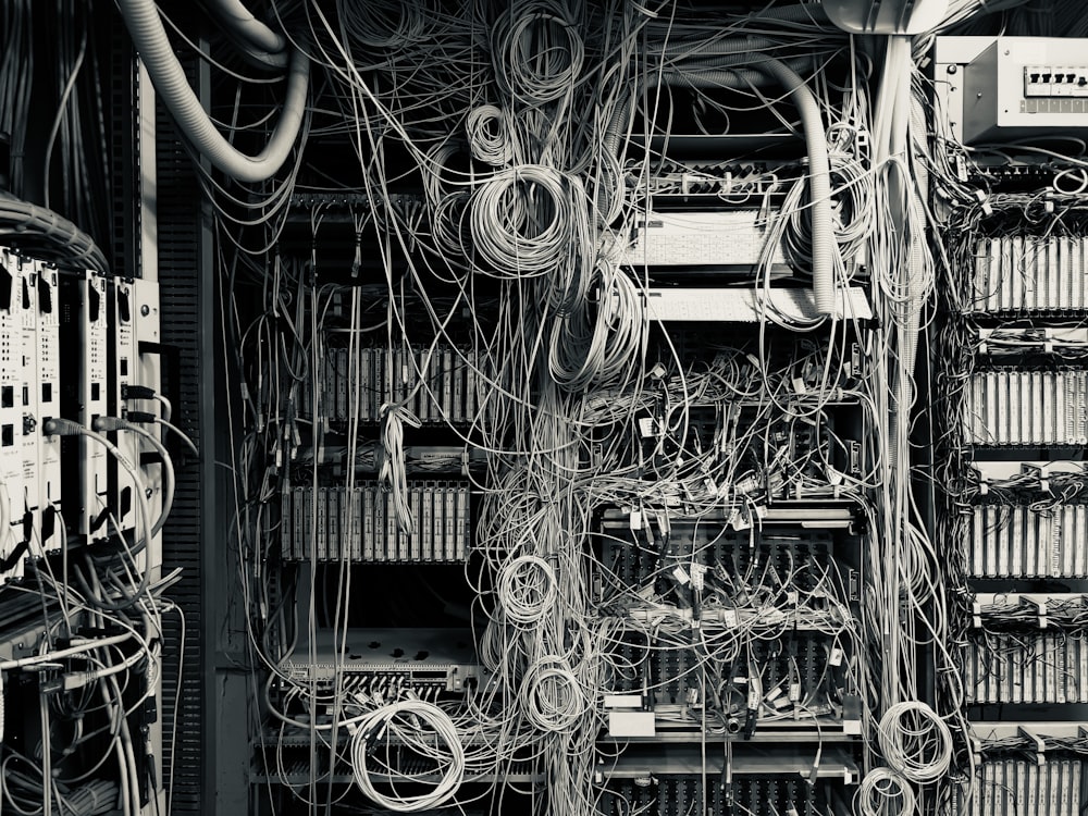 a bunch of wires and wires in a room