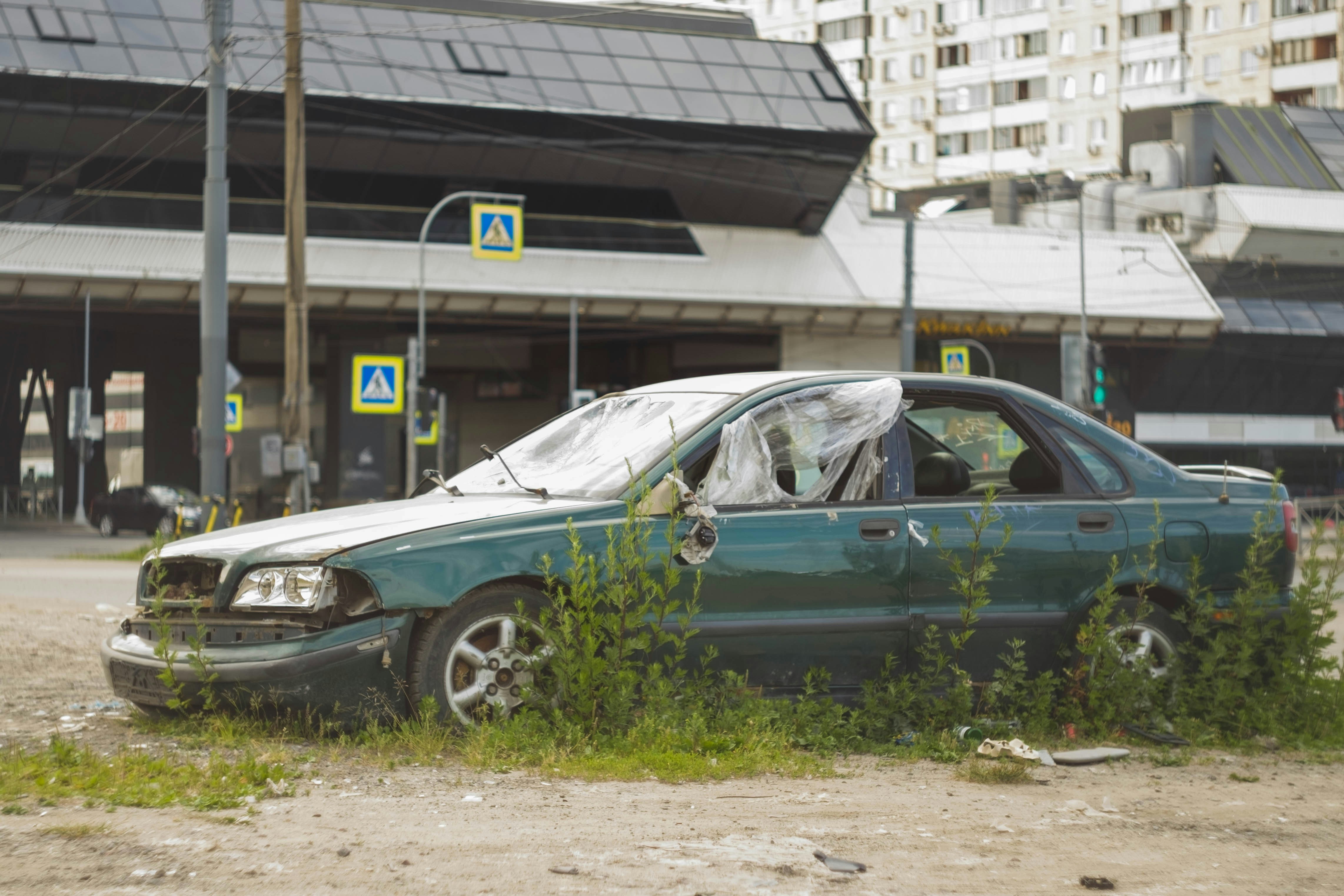 Смертельное ДТП на трассе в Прикамье: Toyota сбила женщину после удара Acura