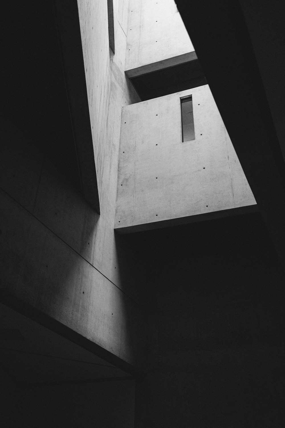 a black and white photo of a building