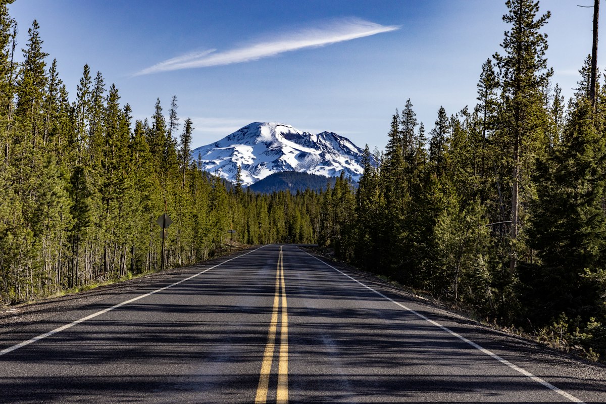 Road toward the Cascade mountains in Bend, Oregon